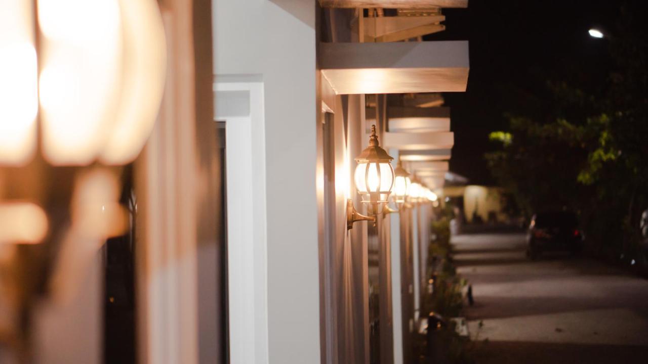 Sitiinggil Guest House Syariah Tegal  Buitenkant foto