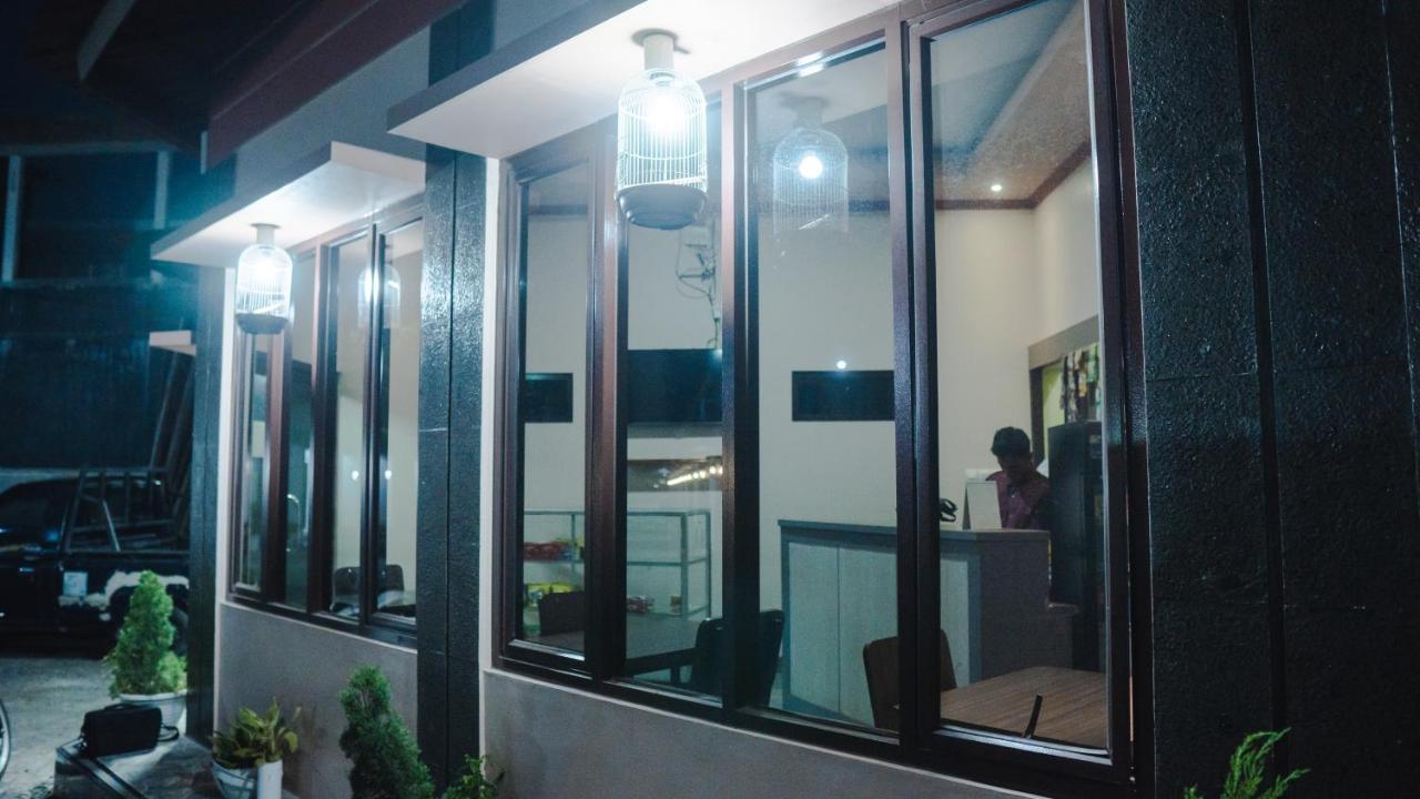 Sitiinggil Guest House Syariah Tegal  Buitenkant foto