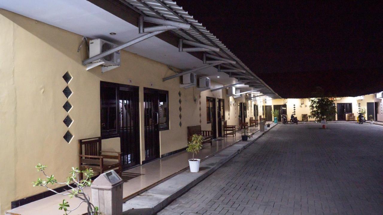 Sitiinggil Guest House Syariah Tegal  Buitenkant foto