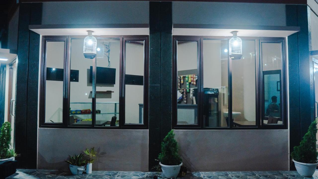 Sitiinggil Guest House Syariah Tegal  Buitenkant foto