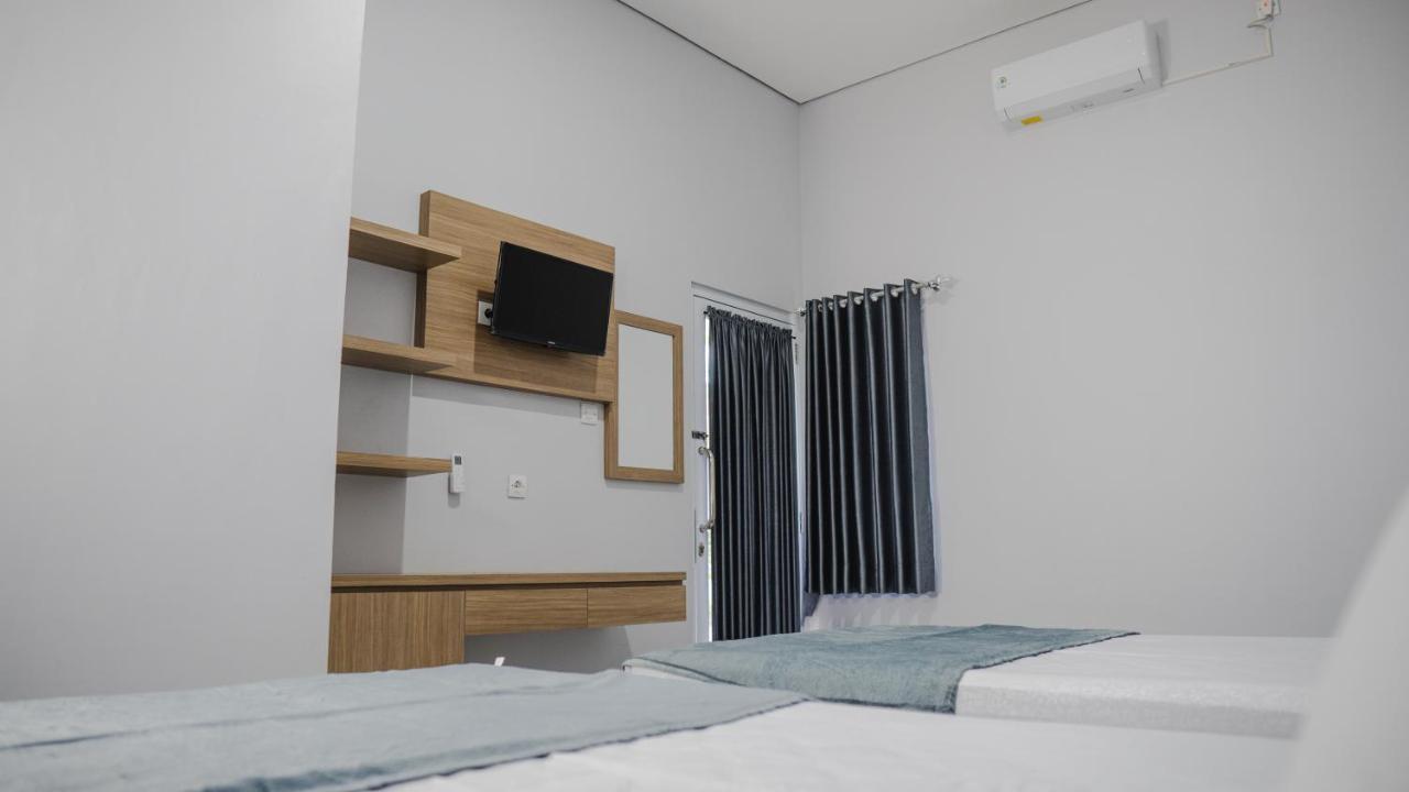 Sitiinggil Guest House Syariah Tegal  Buitenkant foto