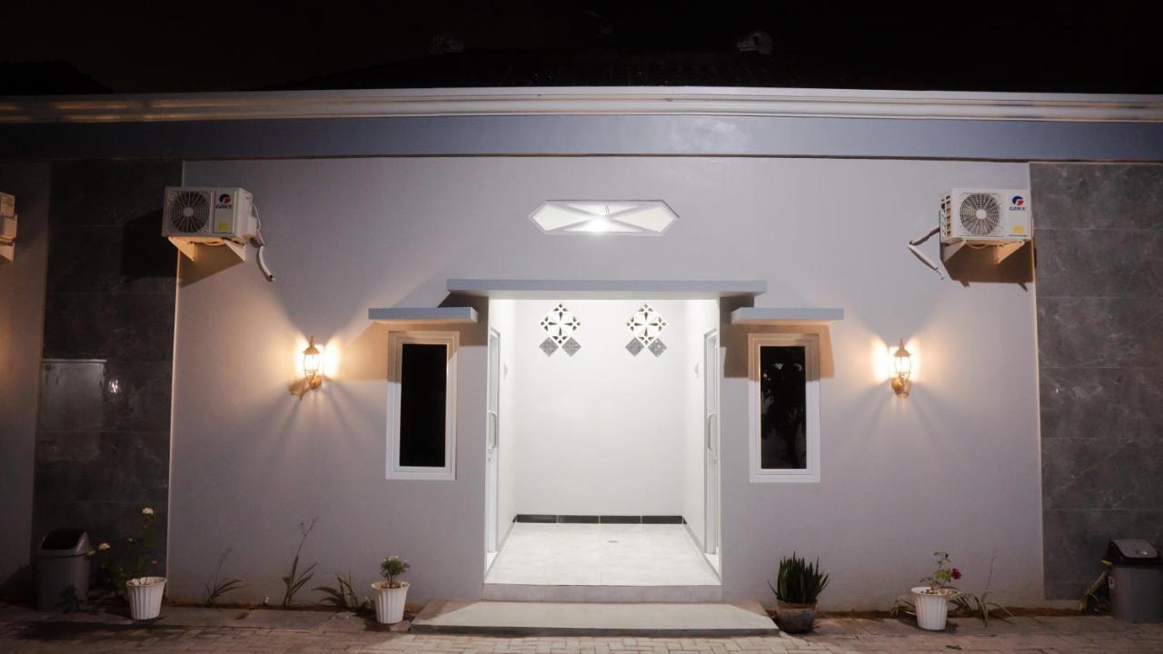 Sitiinggil Guest House Syariah Tegal  Buitenkant foto